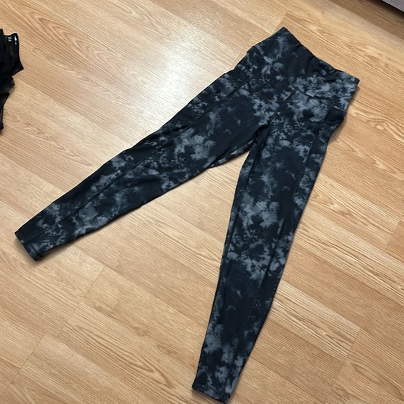 American Eagle Everything Pocket Legging - Picture 2 of 6